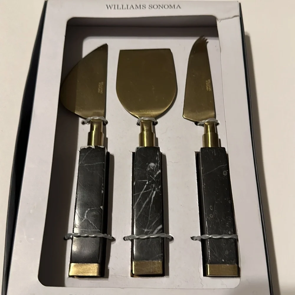 NEW in box. Williams Sonoma Black Marble Cheese Knives